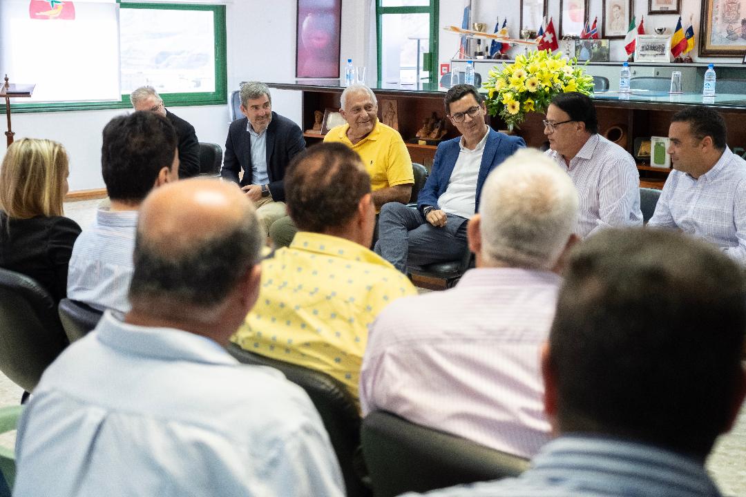 Visita a la cooperativa agrícola de La Aldea de San Nicolás de Tolentino